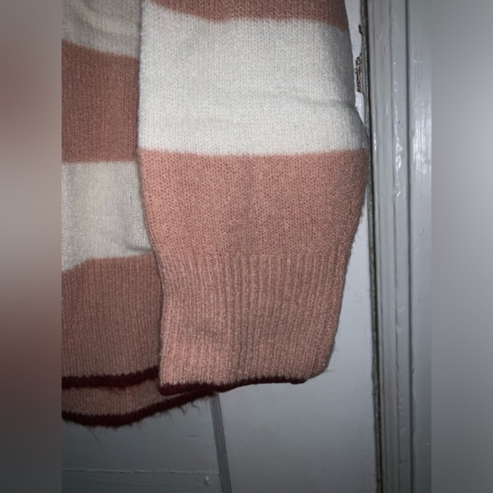 NWOT lush pink and cream striped lightweight sweater size medium - Picture 7 of 11